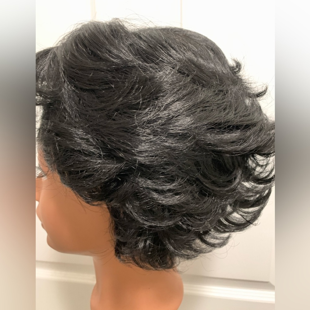 Wig - Picture 2 of 5